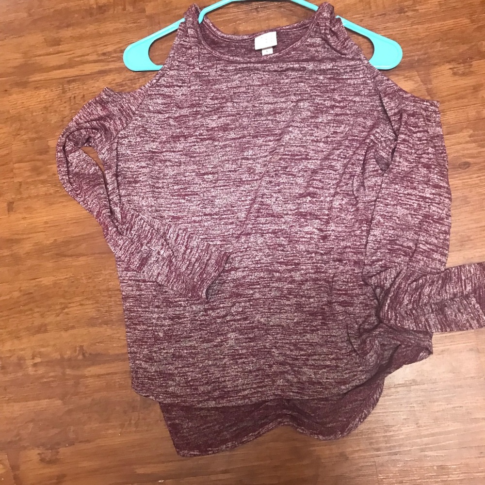 Cold shoulder top-burgundy